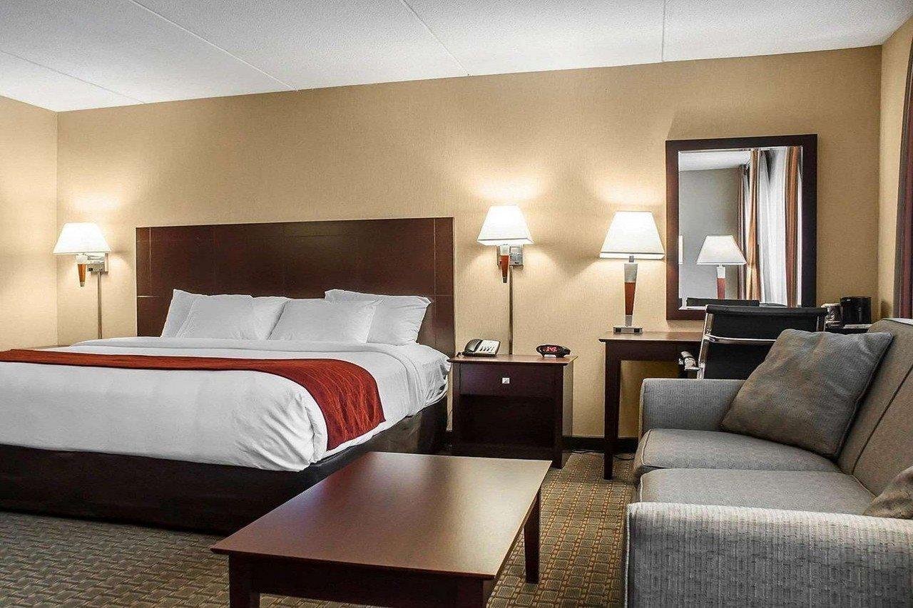 Comfort Inn & Suites Watertown Exteriör bild